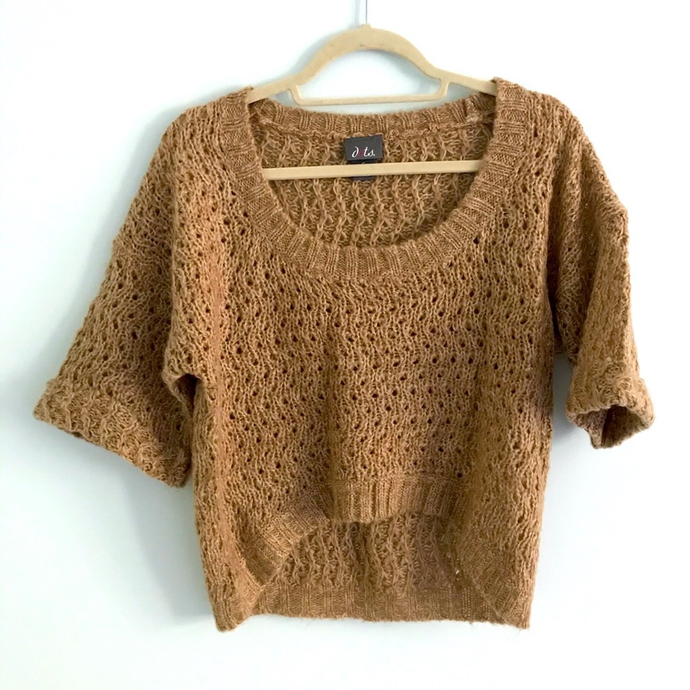 Cropped Oversized Sweater Shrug with Chunky Knit and Wide Sleeves for Layering